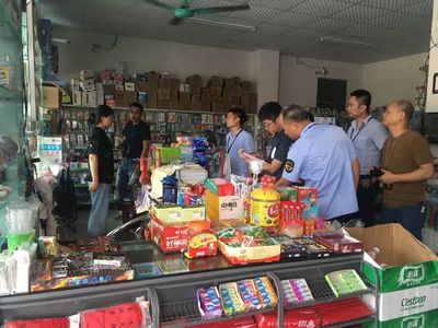 新雅街開展文化市場大排查行動暨“掃黃打非”宣傳活動，確保市場健康有序